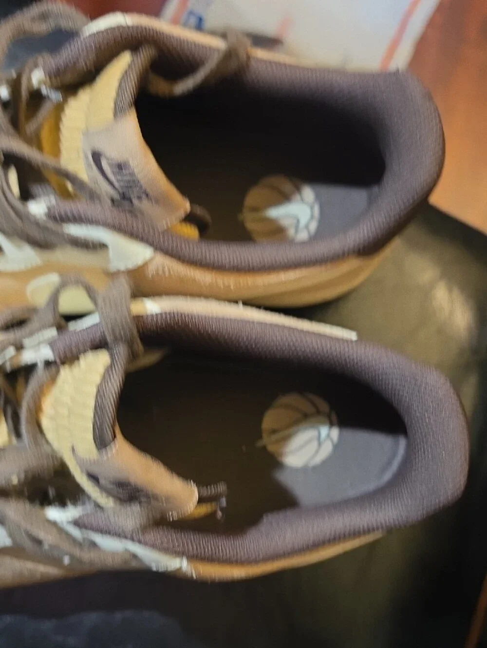 Nike Men’s Low-Top Sneakers in Brown and Cream